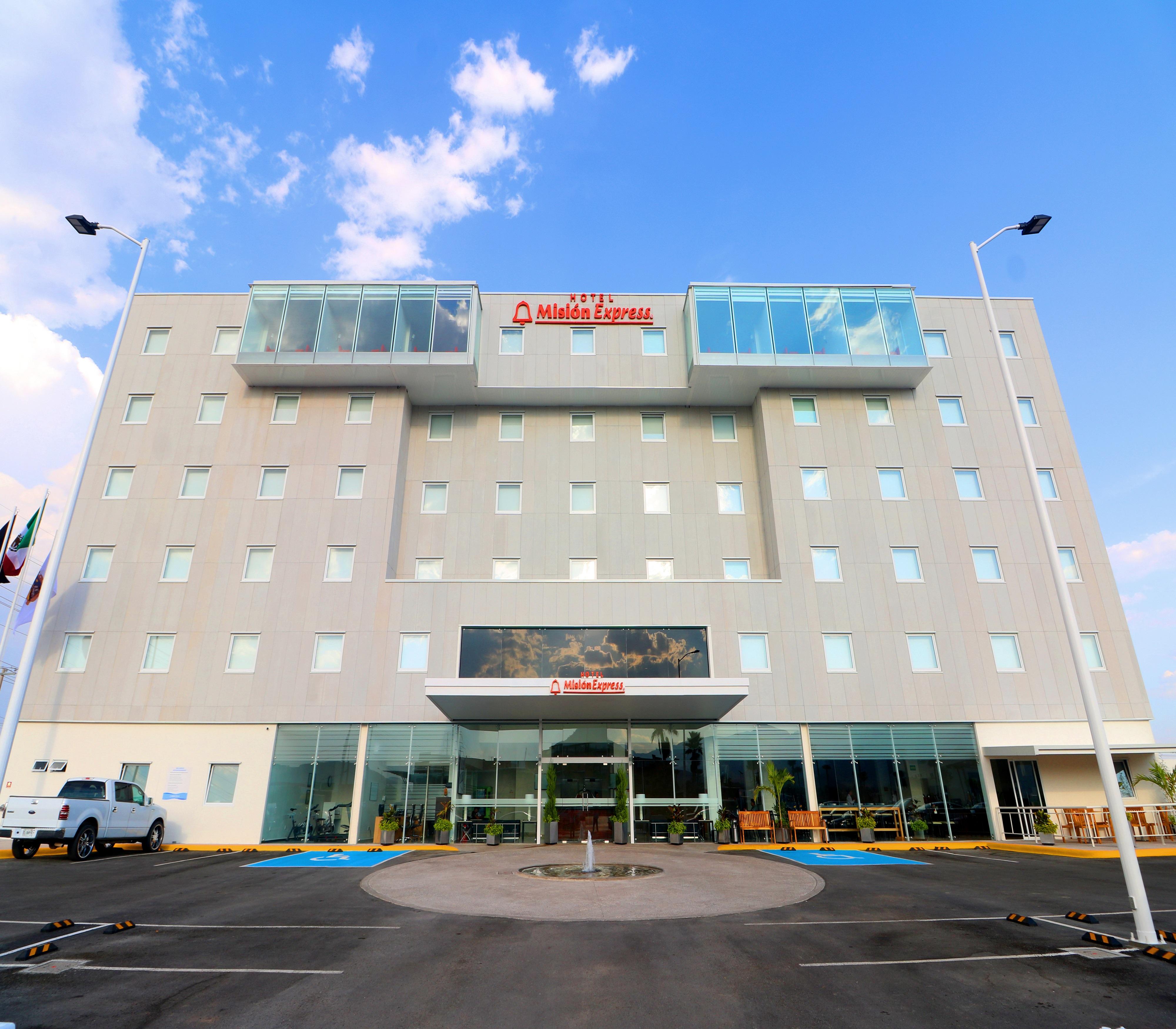 Отель Mision Express Керетаро Экстерьер фото